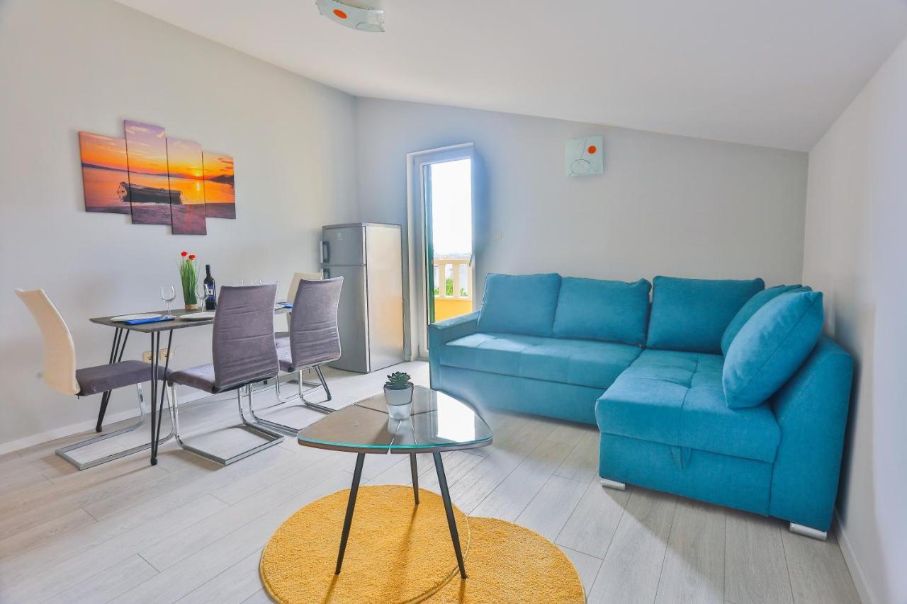Apartments Maris Kaštela Eksteriør bilde