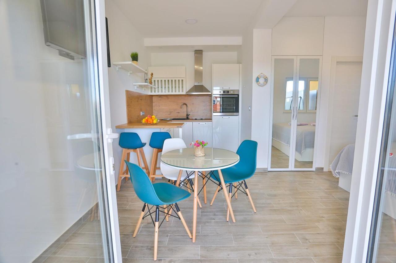 Apartments Maris Kaštela Eksteriør bilde