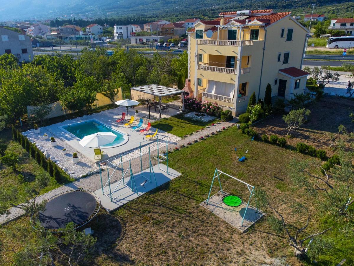 Apartments Maris Kaštela Eksteriør bilde