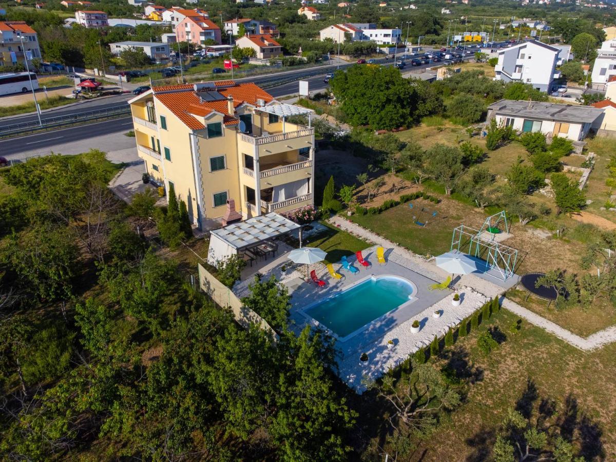 Apartments Maris Kaštela Eksteriør bilde